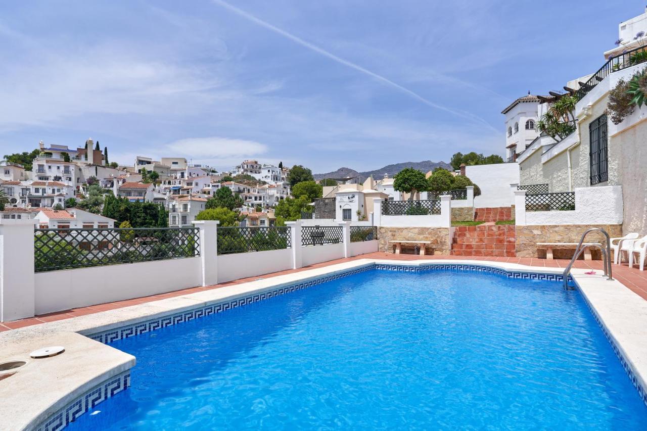 One Bedroom Penthouse Nerja Bagian luar foto