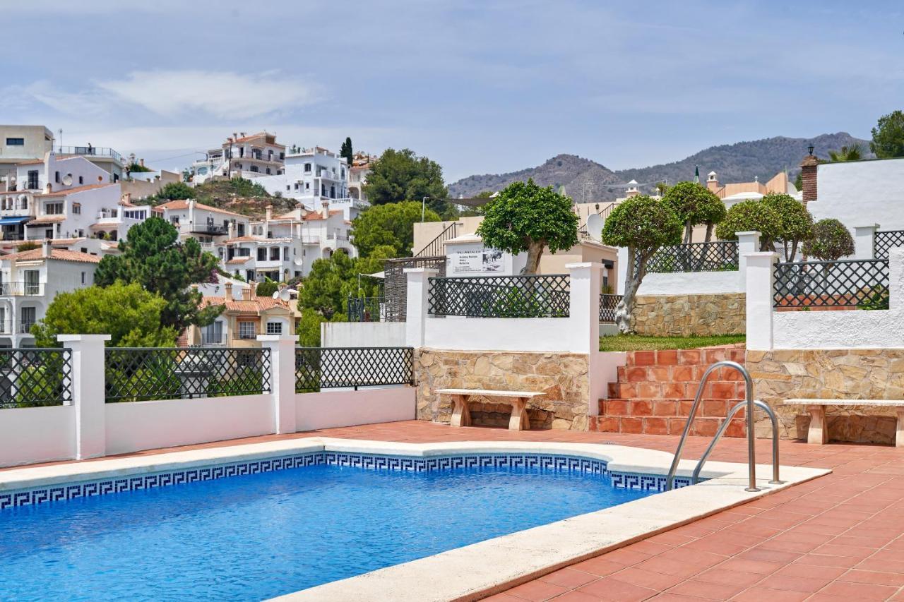 One Bedroom Penthouse Nerja Bagian luar foto