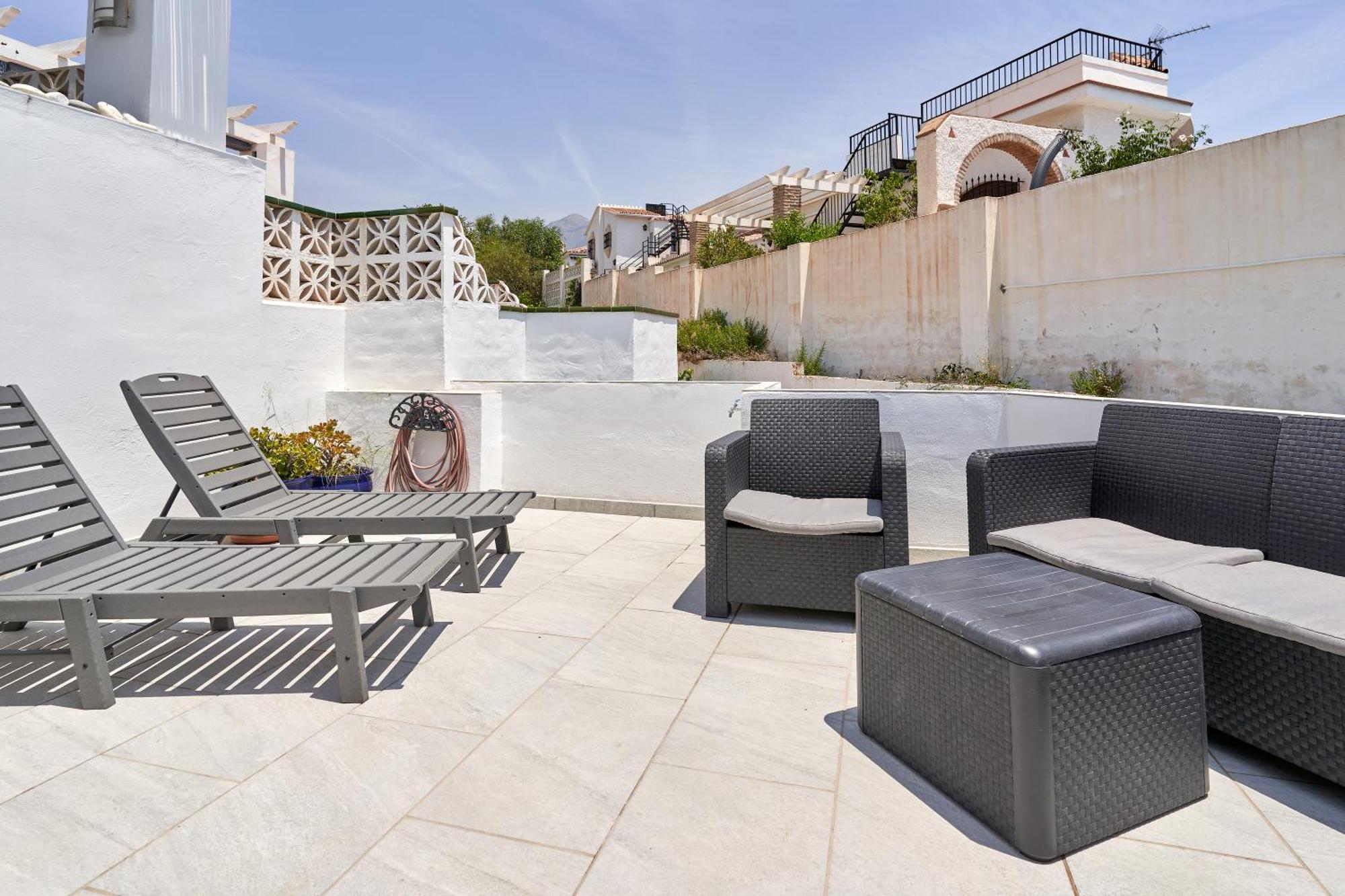 One Bedroom Penthouse Nerja Bagian luar foto