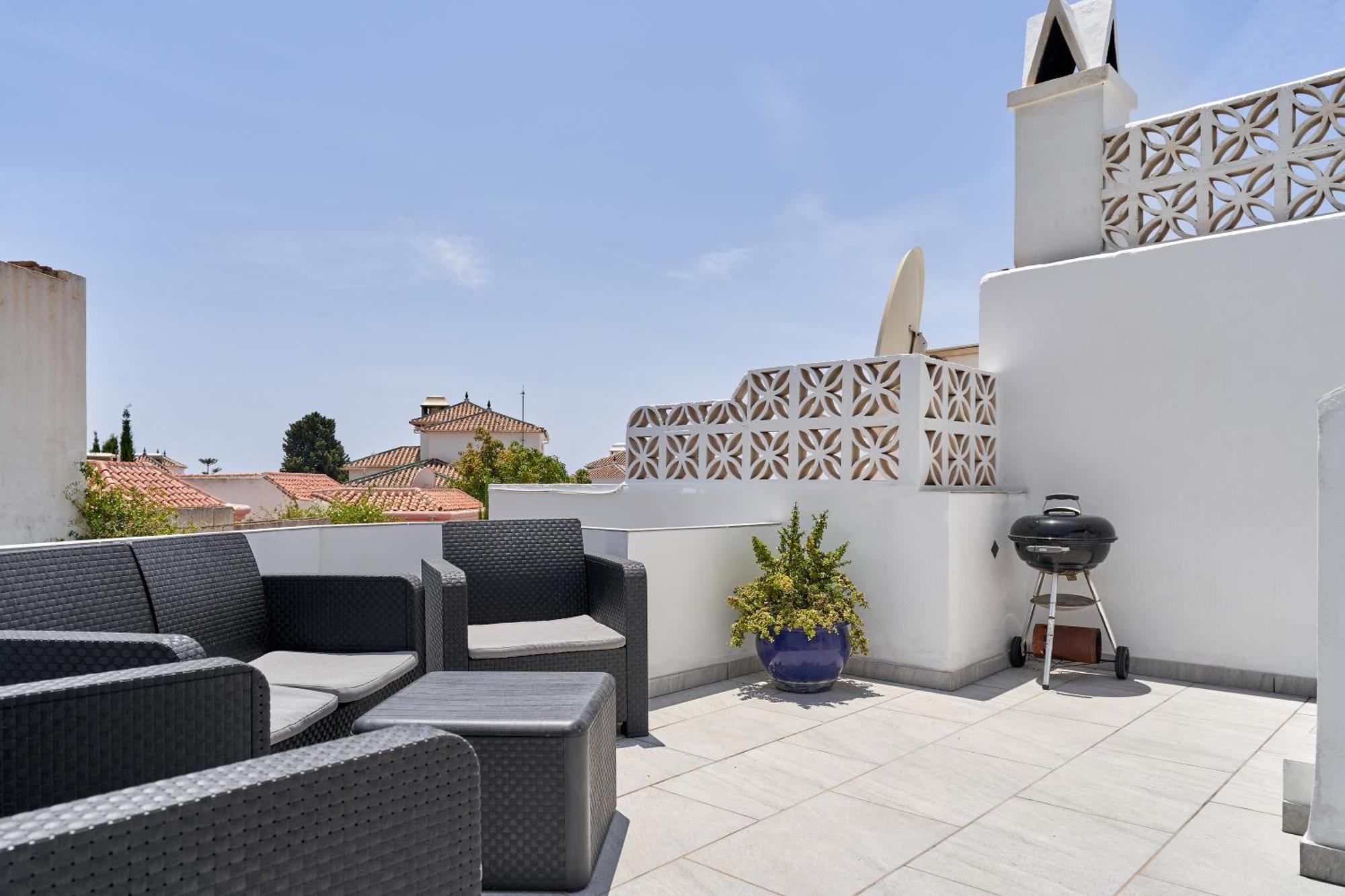 One Bedroom Penthouse Nerja Bagian luar foto