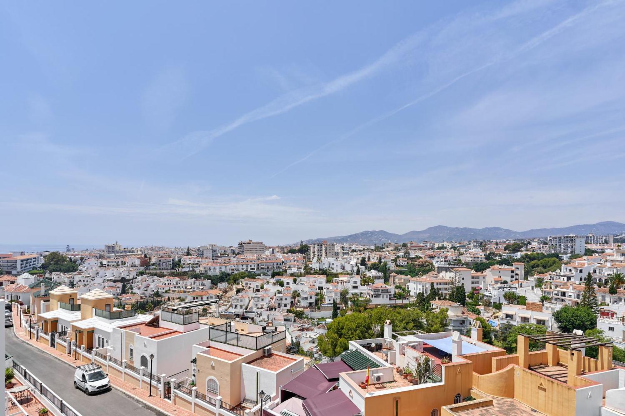 One Bedroom Penthouse Nerja Bagian luar foto